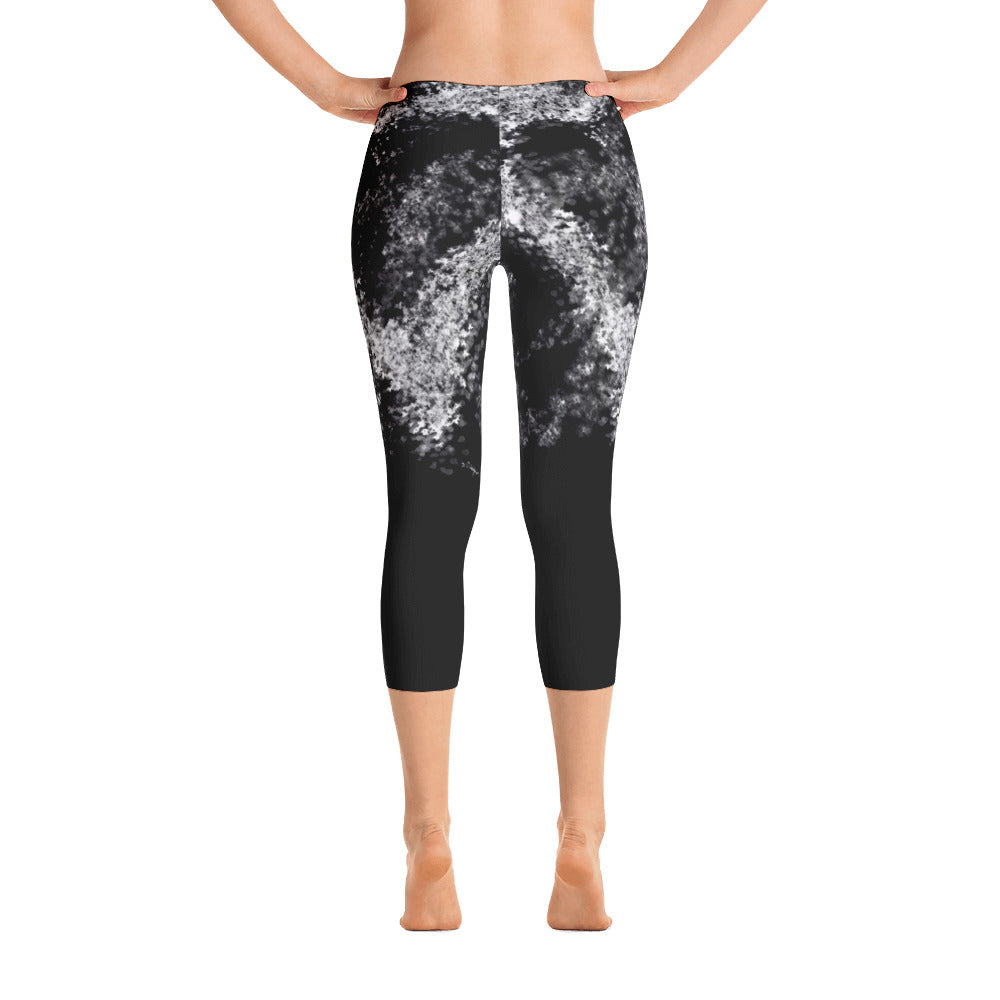 "Give love" Capri Leggings