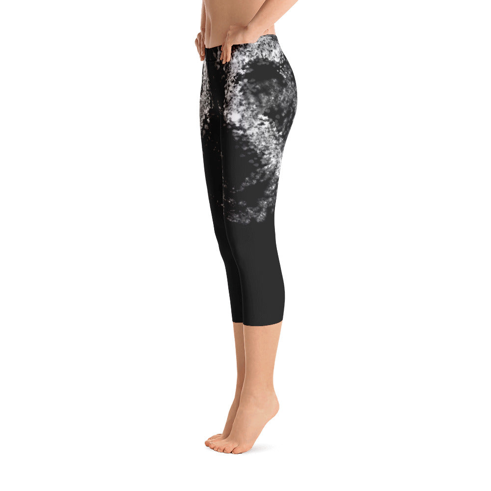 "Give love" Capri Leggings